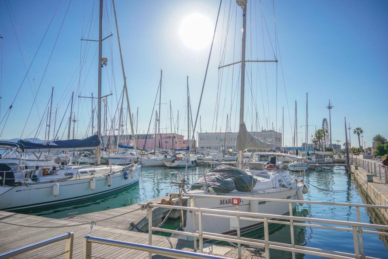 Le Scale Sul Porto . Marina Centro Storico. Ac Cagliari